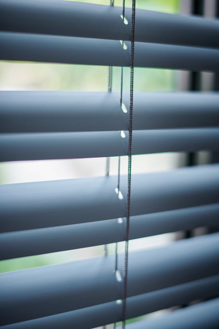 Aluminum Venetian Blind 50mm MegaView