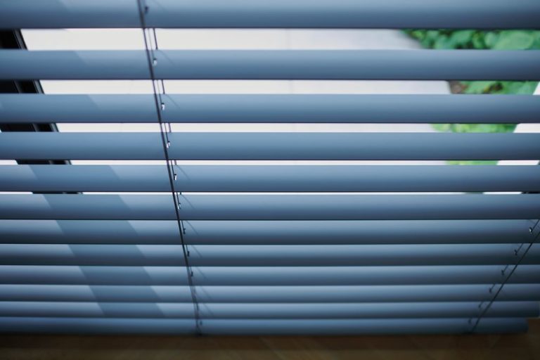 Aluminum Venetian Blind 50mm MegaView